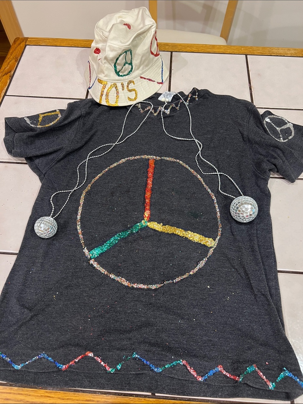 70 Black hand made Peace Sign T-Shirt and a FREE feather boa